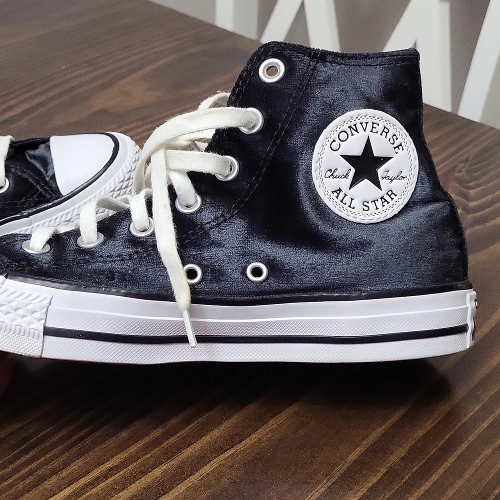 Converse Shoes - Picture 2 of 5